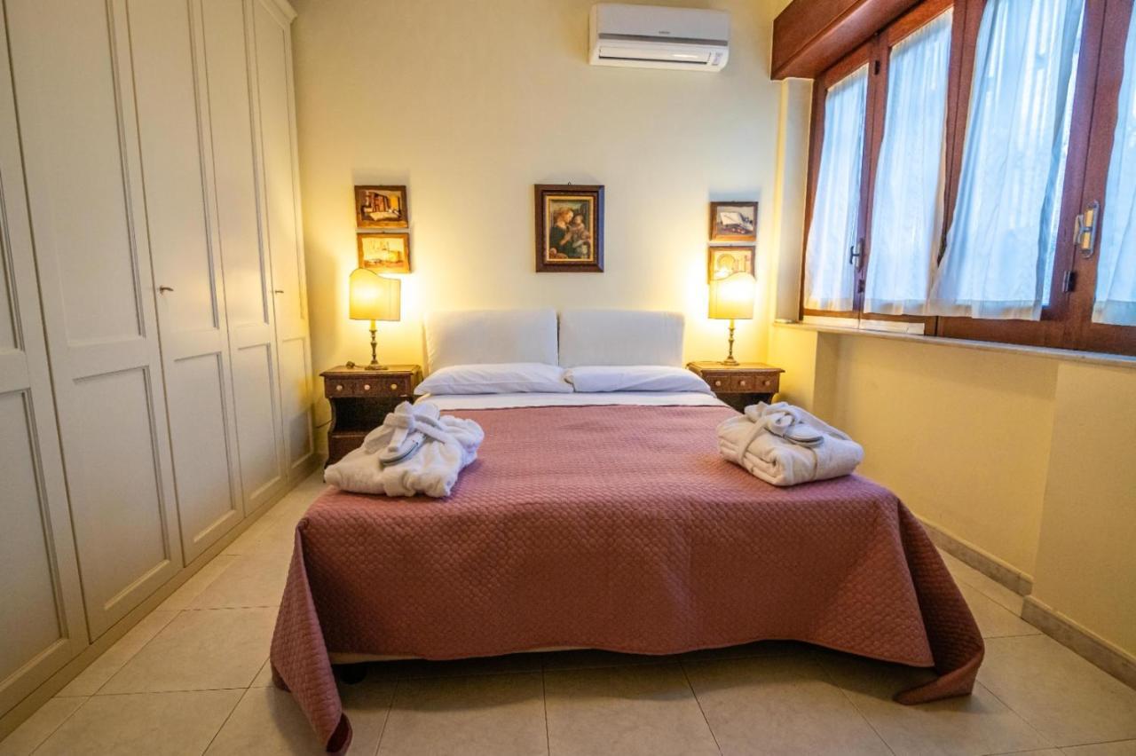 Courrier-House Apartamento Aci Castello Exterior foto